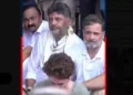 പ്രധാനമന്ത്രിയുടെ കല്യാണ് മാര്ഗിലെ വസതിക്ക് മുന്പില് കുത്തിയിരിപ്പ് സമരം നടത്തുന്ന രാഹുല് ഗാന്ധിയും മറ്റ് കോണ്ഗ്രസ് നേതാക്കളും