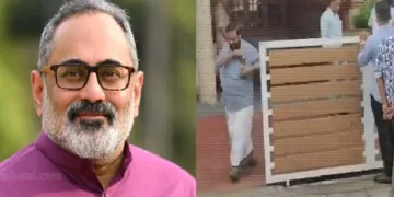 രമേശ് ചെന്നിത്തലയുടെ വീട്ടില്‍ നിന്നും ഇറങ്ങിപ്പോകുന്ന കടകംപള്ളി സുരേന്ദ്രന്‍ (വലത്ത്)