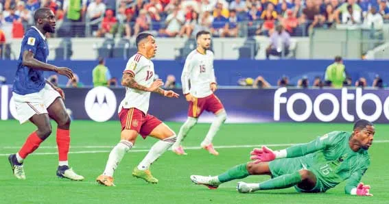 പെഡ്രോ പൊറ, സ്പെയിന്റെ വിജയമുറപ്പിച്ച രണ്ടാം ഗോള് നേടുന്നു