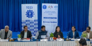 തിരുവനന്തപുരത്ത് എത്തിയ കേരളം, തമിഴ്‌നാട്, പുതുച്ചേരി എന്നിവയുടെ ചുമതലയുള്ള ബ്രിട്ടീഷ് ഡെപ്യൂട്ടി ഹൈക്കമ്മിഷണര്‍ സുധാപ ചൗധരി ട്രിവാന്‍ഡ്രം ചേംബര്‍ ഓഫ് കൊമേഴ്‌സ് ആന്‍ഡ് ഇന്‍ഡസ്ട്രിയില്‍ മാധ്യമങ്ങളുമായി സംസാരിക്കുന്നു. ടിസിസിഐ സെക്രട്ടറി എബ്രഹാം തോമസ് (ജോജി), ഡിപ്പാര്‍ട്ട്‌മെന്റ് ഫോര്‍ ബിസിനസ്, ഇന്നൊവേഷന്‍, സയന്‍സ് ആന്‍ഡ് ട്രേഡിലെ സീനിയര്‍ ഇന്‍വെസ്റ്റ്‌മെന്റ് അഡൈ്വസര്‍ സിജോയ് തോമസ്, ടിസിസിഐ പ്രസിഡന്റ് എസ്.എന്‍. രഘുചന്ദ്രന്‍ നായര്‍, ബ്രിട്ടീഷ് ഡെപ്യൂട്ടി ഹൈ കമ്മിഷനിലെ ട്രേഡ് ആന്‍ഡ് ഇന്‍വെസ്റ്റ്‌മെന്റ്(കേരള) മേധാവി സരീന്‍ സോളമന്‍ വൈസ് പ്രസിഡന്റ് സുരേഷ് മാത്യു എന്നിവര്‍ സമീപം