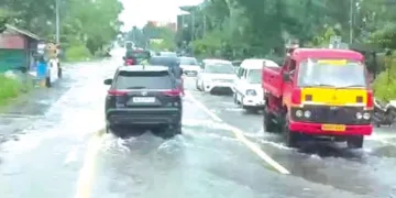 എസി റോഡില്‍ കിടങ്ങറയ്ക്ക് കിഴക്ക് ഭാഗത്ത് വെള്ളം കയറിയ നിലയില്‍