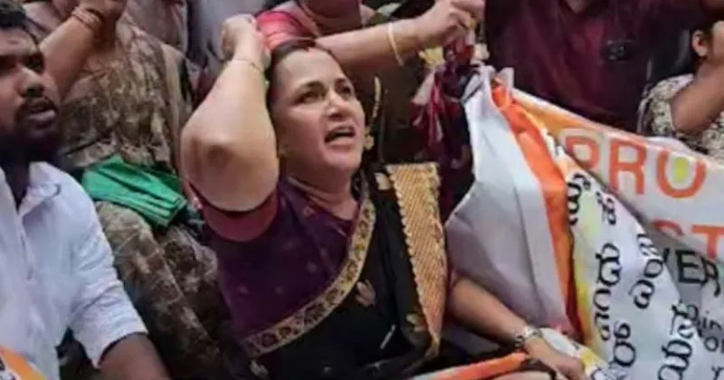 വിഡി സവര്ക്കറെ കുറിച്ച് ചോദ്യം ഉള്പ്പെടുത്തിയതിന് അധ്യാപകന് സസ്പന്ഷന്: മന്ത്രി ഷംസുദ്ദീന് പങ്കെടുത്ത പരിപാടിയില് ശക്തമായി പ്രതിഷേധിച്ച് ബിജെപി