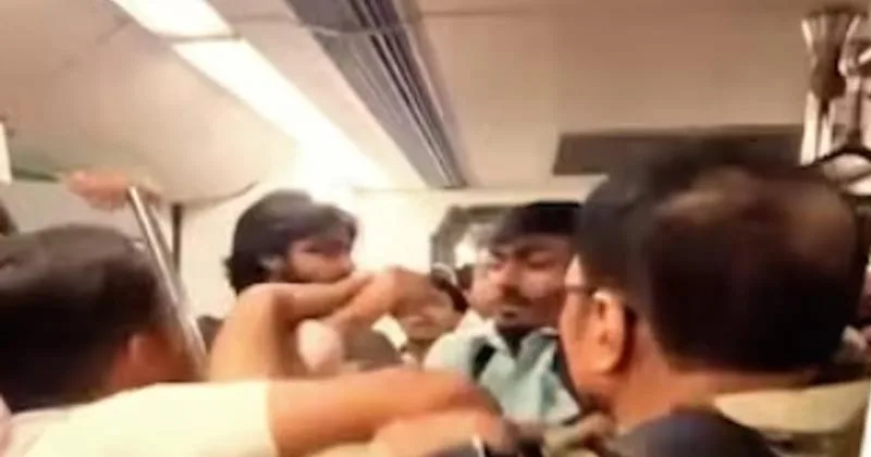 ദല്ഹി മെട്രോയില് യുവതിയുടെ ചിത്രം ഫോണില് പകര്ത്തി: സിഐഎസ്എഫ് ജവാനെ സസ്പന്ഡ് ചെയ്തു