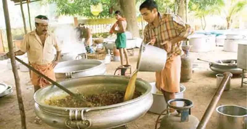 വൈവിധ്യമാര്ന്ന രുചിക്കൂട്ടുമായി ഓണസദ്യ ഒരുക്കി കാറ്ററിങ് മേഖല; പ്രതീക്ഷിക്കുന്നത് 500 കോടിയുടെ വിറ്റു വരവ്