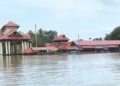 കനത്ത മഴയില് ആലപ്പുഴ ചക്കുളത്തുകാവ് ശ്രീഭഗവതി ക്ഷേത്ര പരിസരം വെള്ളത്തില് മുങ്ങിയ നിലയില്