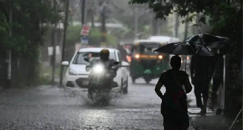 കേരളത്തിൽ റെഡ് അലർട്ട് പ്രഖ്യാപിച്ചു, അടിയന്തര ഏകോപനത്തിന് മുഖ്യമന്ത്രിയുടെ നിര്ദ്ദേശം, കളക്ടർമാരുടെ യോഗം