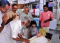 എം.ജി. ജാനകിയമ്മ ടീച്ചറെ കുമ്മനം രാജശേഖരന്‍
ആദരിക്കുന്നു