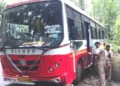 ബ്രേക്ക് തകരാറിലായതിനെ തുടര്‍ന്ന് ഇടിച്ചു നിര്‍ത്തിയ ബസ്