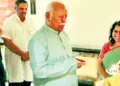 ന്യൂയോര്ക്കിലെത്തിയ ആര്എസ്എസ് സര്സംഘചാലക്
ഡോ. മോഹന് ഭാഗവതിനെ ആരതിയുഴിഞ്ഞ് സ്വീകരിക്കുന്നു