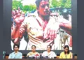 പരിക്കേറ്റ പോലീസുകാരുടെ ചിത്രങ്ങള്‍ പ്രദര്‍ശിപ്പിച്ച് കുടംബാംഗങ്ങള്‍ നടത്തിയ വാര്‍ത്താസമ്മേളനം