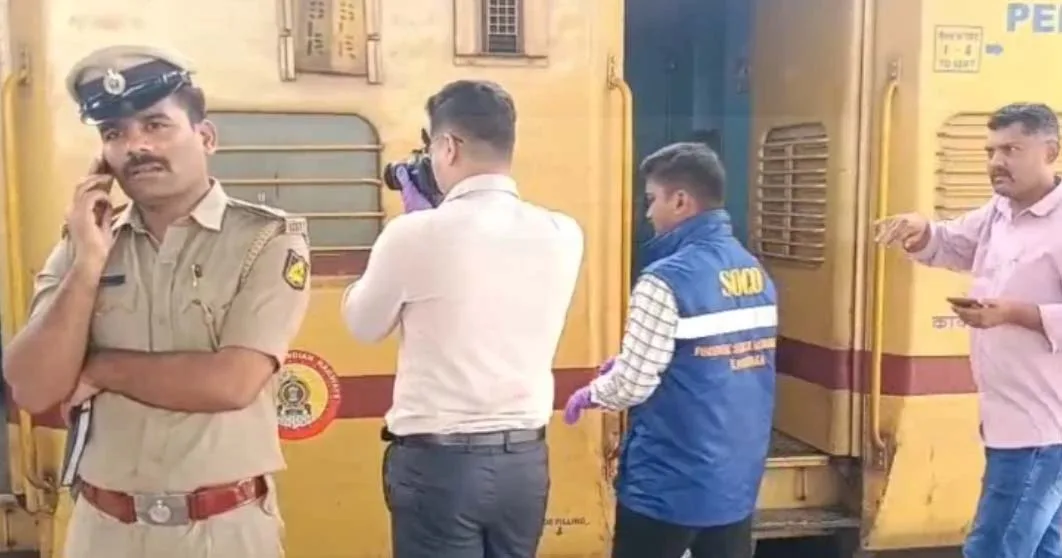 റെയിൽവേ സ്റ്റേഷനിലെത്തിയ ട്രെയിനിലെ കോച്ചിനുള്ളില് യുവതിയുടെ അര്ധ നഗ്ന മൃതദേഹം; പീഡനത്തിന് ശേഷം കൊലപ്പെടുത്തിയതെന്ന് സംശയം