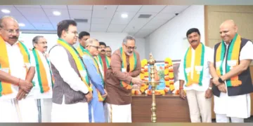 ബിജെപി മാരാര്‍ജി ഭവനില്‍ സംഘടിപ്പിച്ച പണ്ഡിറ്റ് ദീന്‍ദയാല്‍ ഉപാധ്യായ പ്രശിക്ഷണ്‍ മഹാഭിയാന്‍ സംസ്ഥാന അധ്യക്ഷന്‍ രാജീവ് ചന്ദ്രശേഖര്‍ ഉദ്ഘാടനം ചെയ്യുന്നു