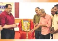 വിശ്വ ആയുര്‍വേദ പരിഷത്ത് സംസ്ഥാന നേതൃയോഗം ആരോഗ്യഭാരതി സംസ്ഥാന പ്രസിഡന്റ് ഡോ. ജെ. രാധാകൃഷ്ണന്‍ ഉദ്ഘാടനം ചെയ്യുന്നു. ഡോ. രവികുമാര്‍ കല്യാണിശ്ശേരില്‍, ഡോ. ടി. ടി. കൃഷ്ണകുമാര്‍, ഡോ. ആദര്‍ശ് സി. രവി തുടങ്ങിയവര്‍ സമീപം