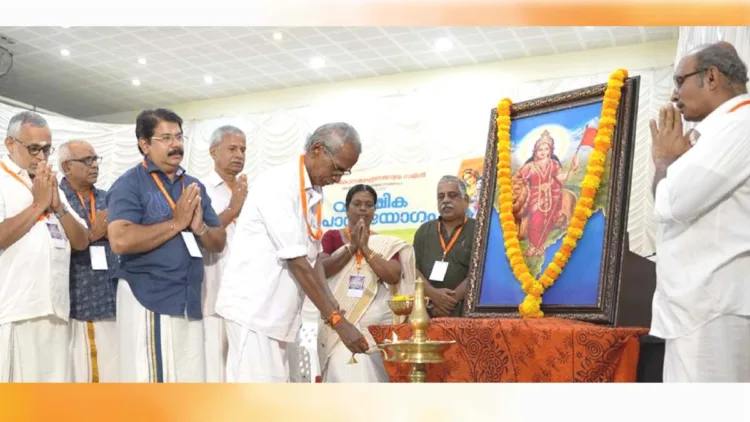 ബാലവികാസ കേന്ദ്ര സമന്വയ സമിതിയുടെ വാര്‍ഷിക പൊതുയോഗം ആര്‍എസ്എസ് തൃശ്ശൂര്‍ വിഭാഗ് സംഘചാലക് കെ.എസ്. പത്മനാഭന്‍ ഉദ്ഘാടനം ചെയ്യുന്നു