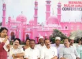 തിരുവനന്തപുരം ബീമാപ്പള്ളി ഉറൂസ് അവലോകന യോഗത്തില്‍ മരാമത്ത് കാര്യ സ്റ്റാന്‍ഡിംഗ് കമ്മിറ്റി ചെയര്‍പേഴ്‌സണ്‍ മഞ്ജു ജി.എസ് സംസാരിക്കുന്നു. മേയര്‍ വി.വി. രാജേഷ്, ആരോഗ്യ സ്റ്റാന്‍ഡിംഗ് കമ്മിറ്റി ചെയര്‍മാന്‍ എം.ആര്‍. ഗോപന്‍, നഗരാസൂത്രണ സ്റ്റാന്‍ഡിംഗ് കമ്മിറ്റി ചെയര്‍മാന്‍ പാറ്റൂര്‍ രാധാകൃഷ്ണന്‍, പള്ളി കമ്മിറ്റി ഭാരവാഹികള്‍ തുടങ്ങിയവര്‍ സമീപം