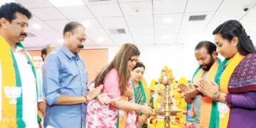 സേവാസേതു അഭിയാന്റെ ഭാഗമായി സംഘടിപ്പിച്ച കൗണ്‍സിലര്‍മാരുടെ ശില്പശാല തിരുവനന്തപുരം മാരാര്‍ജി ഭവനില്‍ മഹാരാഷ്ട്ര മന്ത്രി പങ്കജാ മുണ്ടെ ഉദ്ഘാടനം ചെയ്യുന്നു