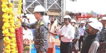 കൊച്ചി കപ്പല്‍ശാലയില്‍ നാവികസേനയ്ക്കായി നിര്‍മിക്കുന്ന പുതുതലമുറ മിസൈല്‍ കപ്പലിന് കീലിടുന്നു