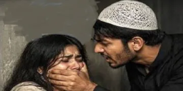 പാകിസ്ഥാനില് നടക്കുന്ന നിര്ബന്ധിത മതപരിവര്ത്തനത്തെക്കുറിച്ച് യുഎന് പ്രസിദ്ധീകരിച്ച പ്രതീമാത്മക ചിത്രം (ഇടത്ത്)