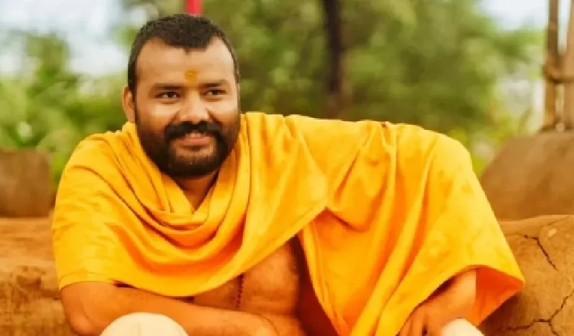 ‘ ഷൂട്ട് തുടങ്ങിയപ്പോൾ കഴിക്കാൻ ഇഷ്ടമില്ലാതിരുന്ന പലതും ഞാൻ കഴിച്ചു ; ആളുകളെ അനുഗ്രഹിച്ചു ; എന്താണ് സംഭവിക്കുന്നതെന്ന് എനിക്ക് തന്നെ മനസിലായില്ല ‘