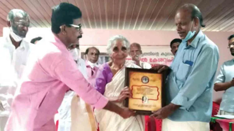 ജന്മനാടായ മുതുകുളത്ത് 2021-ല് ജഗദമ്മയ്ക്ക് ആദരവ് നല്കിയപ്പോള്