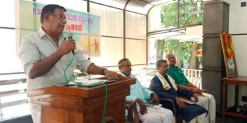 ആലുവ അദ്വൈതാശ്രമത്തിൽ നടന്ന ഭാരതീയ കിസാൻ സംഘ് സം സ്ഥാനനേതൃയോഗം ദേശീയ സമിതി അംഗം ഈ. നാരായണൻകുട്ടി ഉദ്ഘാടനം ചെയ്യുന്നു.