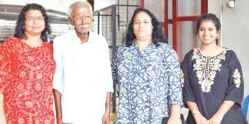 ലീന്‍ അഗസ്റ്റിനൊപ്പം കുടുംബാംഗങ്ങള്‍