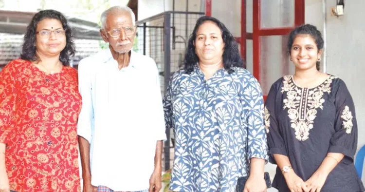 ലീന് അഗസ്റ്റിനൊപ്പം കുടുംബാംഗങ്ങള്