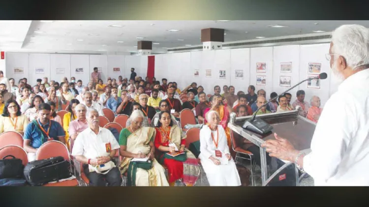 ജന്മഭൂമി രാമകഥാ കോണ്ക്ലേവില് മിസോറാം മുന് ഗവര്ണര് കുമ്മനം രാജശേഖരന് ആമുഖപ്രഭാഷണം നടത്തുന്നു