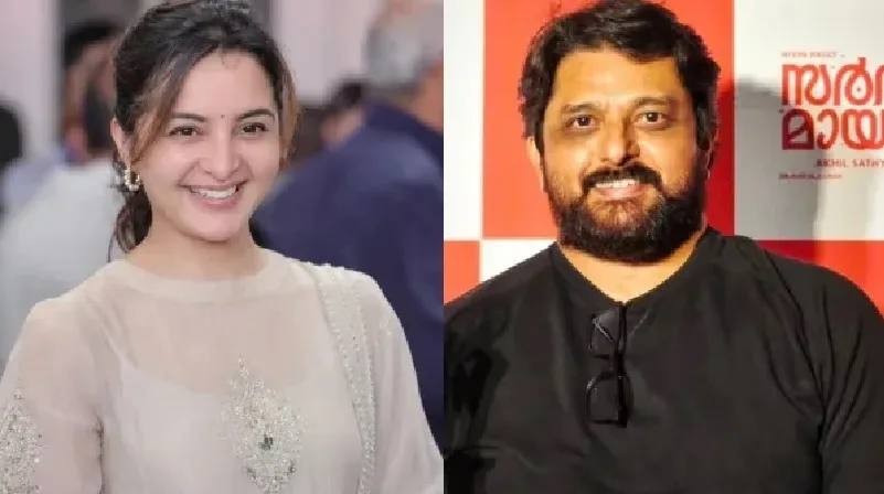 തോക്കിൻ മുനയിൽ ഇരിക്കുന്ന മഞ്ജുവിനെ കണ്ട് അമ്മ ഞെട്ടി ; തടവിലാണെങ്കിലും മഞ്ജുവിന്റെ വാചകമടിക്ക് കുറവില്ല; മധു വാര്യർ