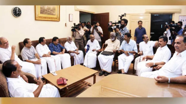 മാറാട് സമാധാന ചര്ച്ചയില് എ. കെ. ആന്റണി, കെ. ശങ്കരനാരായണന്, പി. കെ. കുഞ്ഞാലിക്കുട്ടി, അഡ്വ. പി. എസ്. ശ്രീധരന്പിള്ള, ഡോ. എം. കെ. മുനീര്, പി. ഗോപിനാഥ പിള്ള, ജെ. ശിശുപാലന്, കുമ്മനം രാജശേഖരന്, മാറാട് സുരേഷ്, കെ. കുഞ്ഞിക്കണ്ണന്, കെ. സി. കണ്ണന്, പി. പി. മുകുന്ദന് എന്നിവര് പങ്കെടുത്തപ്പോള്