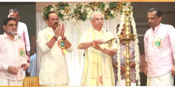 മുംബൈ കേരള സമാജത്തിന്റെ ഓണാഘോഷം ഗവര്‍ണര്‍ രാജേന്ദ്ര വിശ്വനാഥ് ആര്‍ലേക്കര്‍ ഉദ്ഘാടനം ചെയ്യുന്നു