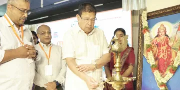 ദേശീയ സേവാഭാരതി സംസ്ഥാന വാര്‍ഷിക പൊതുയോഗം തൃശൂരില്‍ കല്യാണ്‍ സില്‍ക്‌സ് ചെയര്‍മാന്‍ ടി.എസ്.
പട്ടാഭിരാമന്‍ ഉദ്ഘാടനം ചെയ്യുന്നു