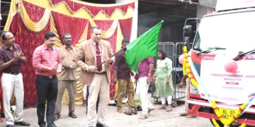 കേരളാ പോസ്റ്റല് റോഡ് ട്രാന്സ്പോര്ട്ട് നെറ്റ്വര്ക്ക് കേരളാ സര്ക്കിള് ചീഫ് പോസ്റ്റ്മാസ്റ്റര് ജനറല് അമിതാഭ് സിങ് ഫ്ലാഗ് ഓഫ് ചെയ്യുന്നു