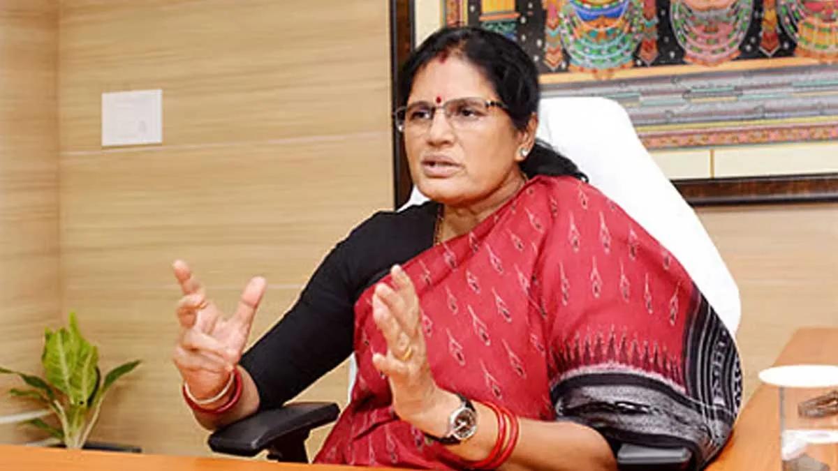 സംസ്ഥാനത്തിന് പുറത്ത് തൊഴില് തേടി പോയവരെ തിരിച്ചെത്തിക്കും: പ്രവതി