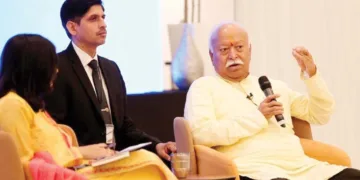 സംഘശതാബ്ദിയുടെ ഭാഗമായി ലണ്ടനില്‍ സംഘടിപ്പിക്കുന്ന സെലിബ്രേഷന്‍ ഓഫ് വണ്‍നെസില്‍ സര്‍സംഘചാലക് ഡോ. മോഹന്‍ ഭാഗവത് സംസാരിക്കുന്നു