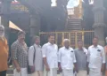 ഹിന്ദു ഐക്യവേദി നേതാക്കള്‍ ശബരിമല സന്നിധാനം സന്ദര്‍ശിച്ചപ്പോള്‍