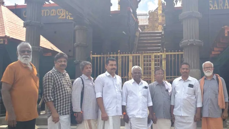 ഹിന്ദു ഐക്യവേദി നേതാക്കള്‍ ശബരിമല സന്നിധാനം സന്ദര്‍ശിച്ചപ്പോള്‍