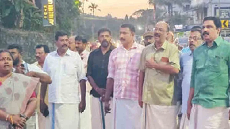 സദാനന്ദപുരം അവധൂത ആശ്രമജിലെ ആക്രമണം നടത്തിയതിൽ പ്രതിഷേധിച്ച് ഹിന്ദു സംഘടനകളുടെ നേതൃത്വൽ നടത്തിയ നാമജപഘോഷയാത്ര