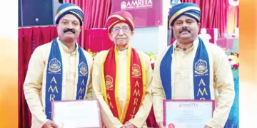 ഡോ. ഡി. എം. വാസുദേവനൊപ്പം ഡോ. രാജേഷും, ഡോ. രഞ്ജിത്ത് ശീലഭദ്രനും