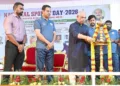 കേരള സര്വകലാശാലയുടെ ദേശീയ കായിക ദിനാചരണവും കായികതാരങ്ങളെ ആദരിക്കലും ഗവര്ണര് രാജേന്ദ്ര
വിശ്വനാഥ് ആര്ലേക്കര് ഉത്ഘാടനം ചെയുന്നു. രജിസട്രാര് രശ്മി ആര്., മന്ത്രിമാരായ റോജി എം. ജോണ്, ഒ. ജെ.
ജനീഷ്, ഡോ. രാജേഷ് എസ്.വി. (കായിക വിദ്യാഭ്യാസ വകുപ്പ് ഡയറക്ടര് ഇന് ചാര്ജ്ജ്), വിസി ഡോ. മോഹനന് കുന്നുമ്മല് സമീപം
