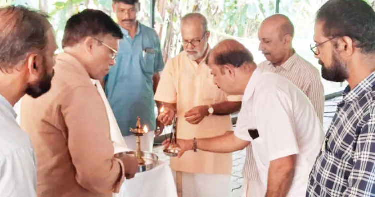 തപസ്യ കലാസാഹിത്യ വേദി സംഘടിപ്പിച്ച ചെറുശ്ശേരി സ്മൃതിസദസ്സ് പദ്മശ്രീ എസ്.ആര്.ഡി. പ്രസാദ് ഉദ്ഘാടനം ചെയ്യുന്നു