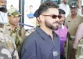 ഇന്ത്യ - വെസ്റ്റിന്‍ഡീസ് ഏകദിന മത്സരത്തിനായി വിരാട് കോലി .തിരുവനന്തപുരത്ത് എത്തിയപ്പോള്‍. വിമാനത്താവളത്തില്‍ നിന്നുള്ള ദൃശ്യം.