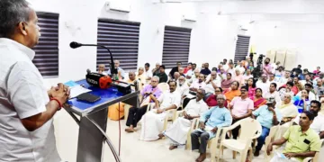 കന്യാകുമാരി വിവേകാനന്ദകേന്ദ്രം ഭാരതീയവിചാരകേന്ദ്രത്തില്‍ സംഘടിപ്പിച്ച ബാലകൃഷ്ണന്‍ അനുസ്മരണ പ്രഭാഷണം പ്രജ്ഞാപ്രവാഹ് ദേശീയ സംയോജകന്‍
ജെ. നന്ദകുമാര്‍ നിര്‍വഹിക്കുന്നു