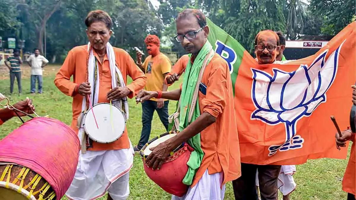 നന്ദിഗ്രാമിൽ ബിജെപിക്ക് വൻ മുന്നേറ്റം; മുസ്ലിം ഭൂരിപക്ഷ മണ്ഡലമായ റെജിനഗറിലും ശക്തമായ ലീഡ്