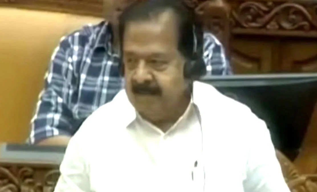 ക്രിമിനലുകളായ പോലീസുകാരെ നിലയ്ക്ക് നിര്ത്തണമെന്ന് വി ജോയി, പഴയ പോലീസ് തന്നെയെന്ന് ചെന്നിത്തല