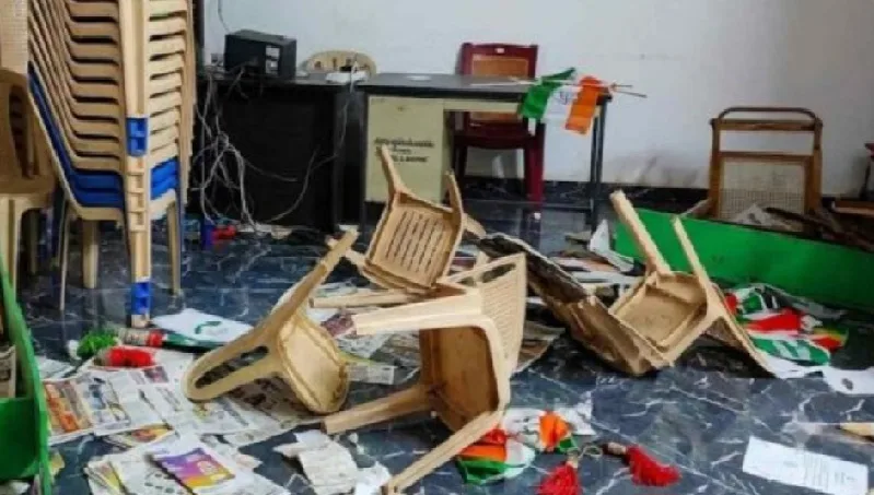 അഞ്ചാലുംമൂട്ടില് കോണ്ഗ്രസ് ഓഫിസ് അടിച്ചു തകര്ത്തു
