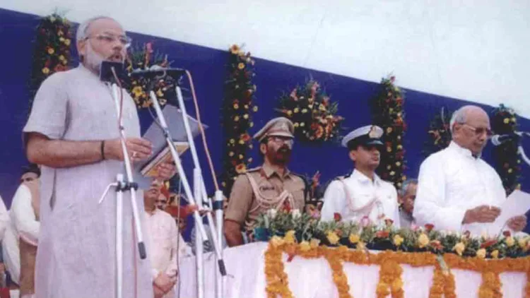 2001 ഒക്ടോബര്‍ 7 ന് നരേന്ദ്ര മോദി ഗുജറാത്ത് മുഖ്യമന്ത്രിയായി സത്യപ്രതിജ്ഞ ചെയ്യുന്നു (ഫയല്‍)