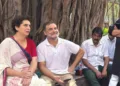 ന്യൂദല്‍ഹി ആകാശവാണി വളപ്പില്‍ പ്രതിഷേധിക്കുന്ന കോണ്‍ഗ്രസ് എംപിമാരായ പ്രിയങ്ക വാദ്ര, രാഹുല്‍ ഗാന്ധി, കെ.സി. വേണുഗോപാല്‍, പവന്‍ ഖേര എന്നിവര്‍