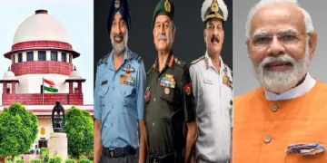ഭാരതത്തിന്റെ മൂന്ന് സൈനിക മേധാവികള് (നടുവില്)