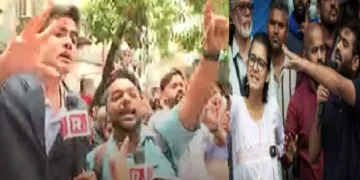 റിപ്പബ്ലിക് ടിവിയുടെ റിപ്പോര്ട്ടമാര് ബംഗ്ലാദേശ് കലാപകാരിയെ പ്രശംസിച്ച നേഹ ബോറയ്ക്കെതിരെ പ്രതിഷേധിക്കുന്നു (ഇടത്ത്) റിപ്പോര്ട്ടര്മാരെ എതിര്ക്കുന്ന നേഹ ബോറയും അഭിജിത് ദീപ്കെയും (വലത്ത്)